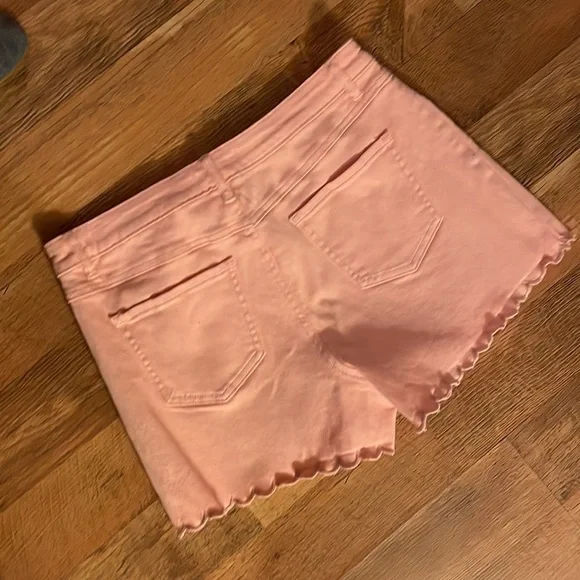 VERSONA Scalloped Hem Modern Rise Size 10